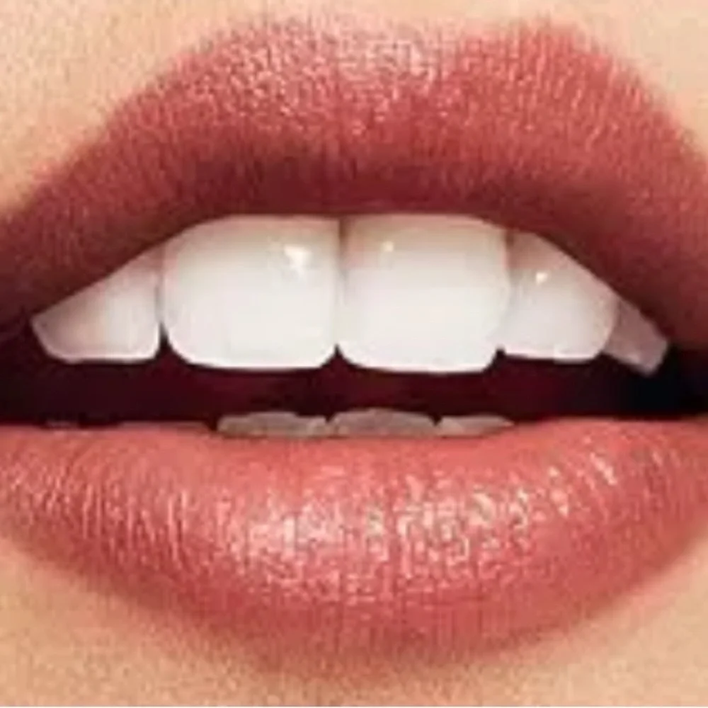 🌙💕Clinique Embrace Me Lipstick